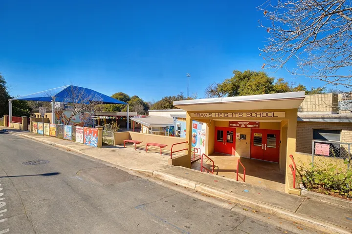 Suburban school campus environment in 78704 Austin area