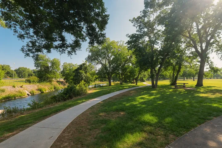 Public park and outdoor recreation space in 78721 Austin area