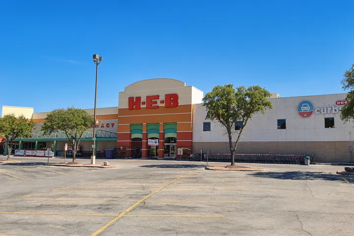 Neighborhood retail and services area in 78731 Austin area