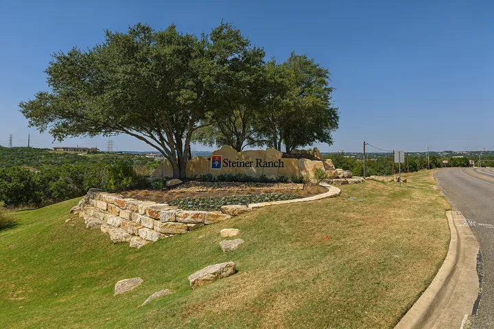 Major roadway and surrounding development in 78732 Austin area