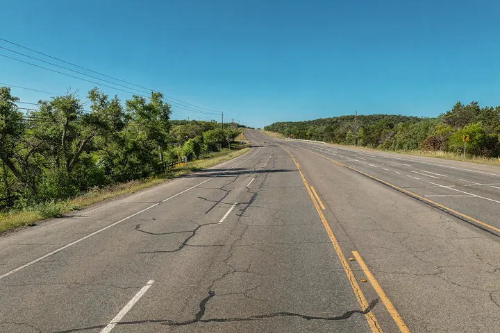 Major roadway and surrounding development in 78733 Austin area