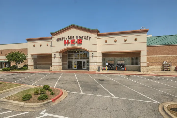 Neighborhood retail and services area in 78735 Austin area