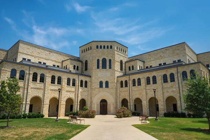 Suburban school campus environment in 78735 Austin area