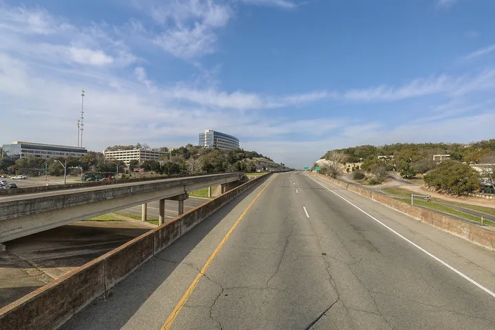 Major roadway and surrounding development in 78746 Austin area