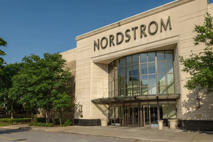 Neighborhood retail and services area in 78746 Austin area