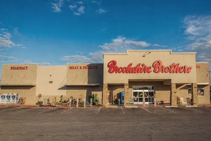 Grocery stores and daily amenities in 76537, Jarrell TX