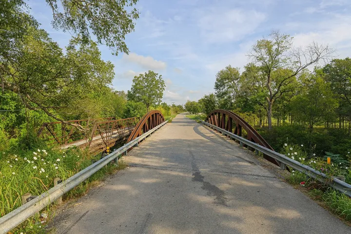 Major roadway and surrounding development in 78612 Cedar Creek, TX