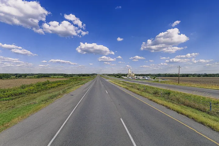 Major roadway and surrounding development in 78621 Elgin, TX