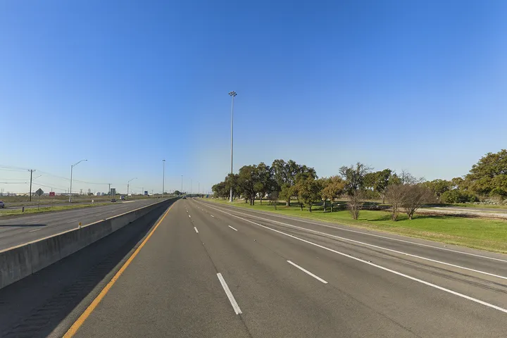 Major roadway and surrounding development in 78640 Kyle, TX