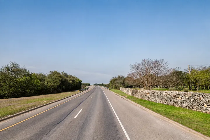Major roadway and surrounding development in 78739 Austin area
