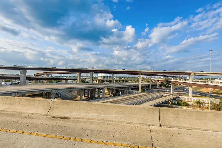 Major roadway and surrounding development in 78744 Austin area