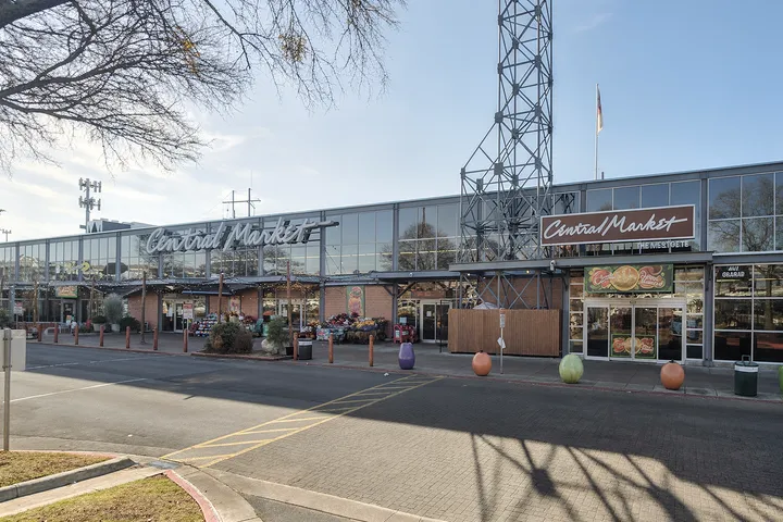 Neighborhood retail and services area in 78745 Austin area