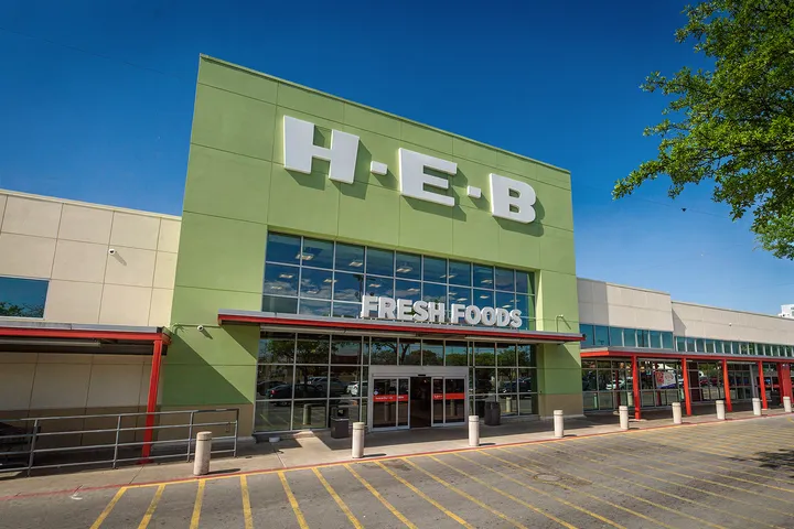 Neighborhood retail and services area in 78753 Austin area