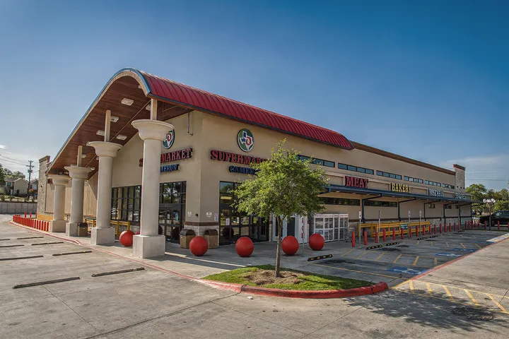 Neighborhood retail and services area in 78754 Austin area