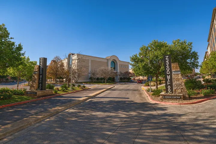 Neighborhood retail and services area in 78758 Austin area